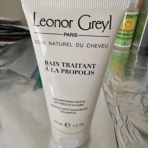 Leonor Greyl bain traitant a la propolis Gentle Anti-Dandruff Shampoo